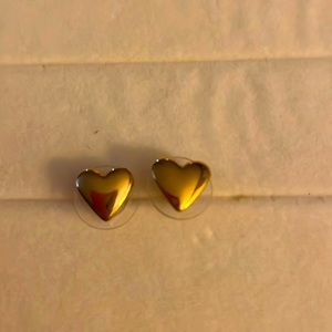 Fun and cute heart earrings gold tone